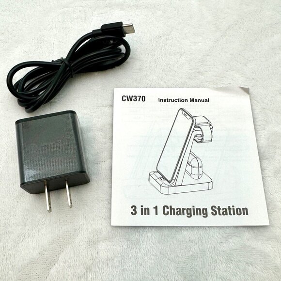 3 in 1 Charging Dock for iPhone & Airpods (Lighting) & Apple Watch (Wireless) - Picture 7 of 11